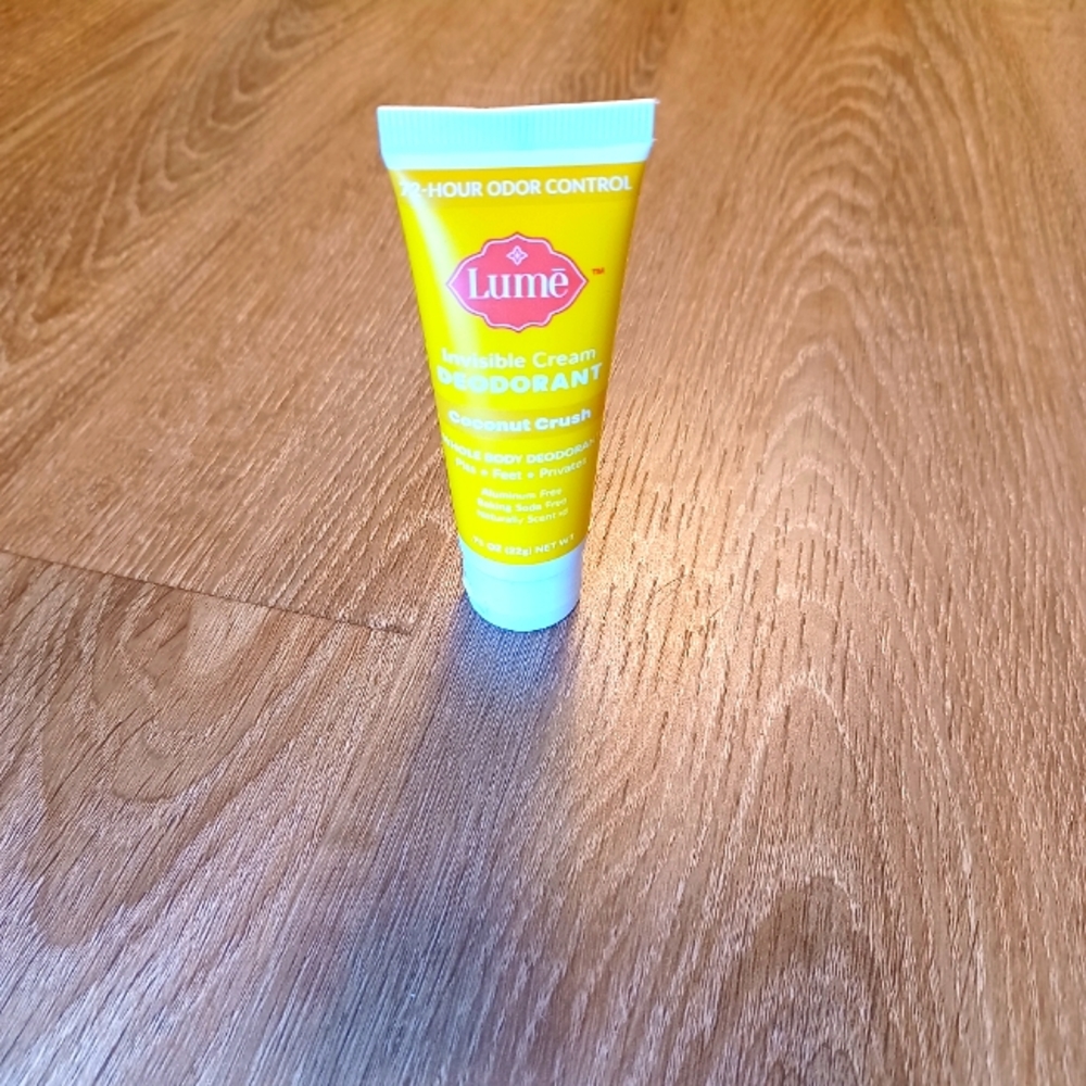 Lume Original Formula in Coconut Crush de voyage - Picture 3 of 3